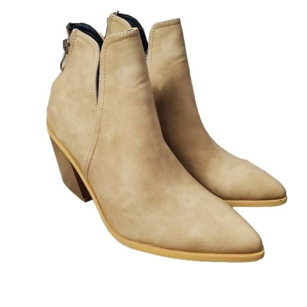 Tan pointy toe ankle coastal cowgirl boot new!